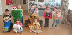 Międzyprzedszkolny rodzinny konkurs plastyczno-techniczny "Cuda z kartonu", 