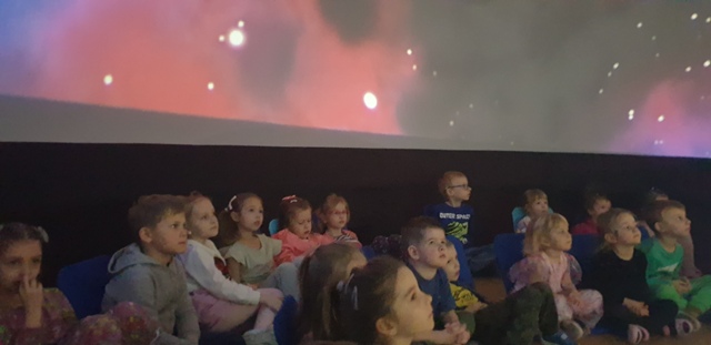 Więcej o: "Mobilne planetarium"